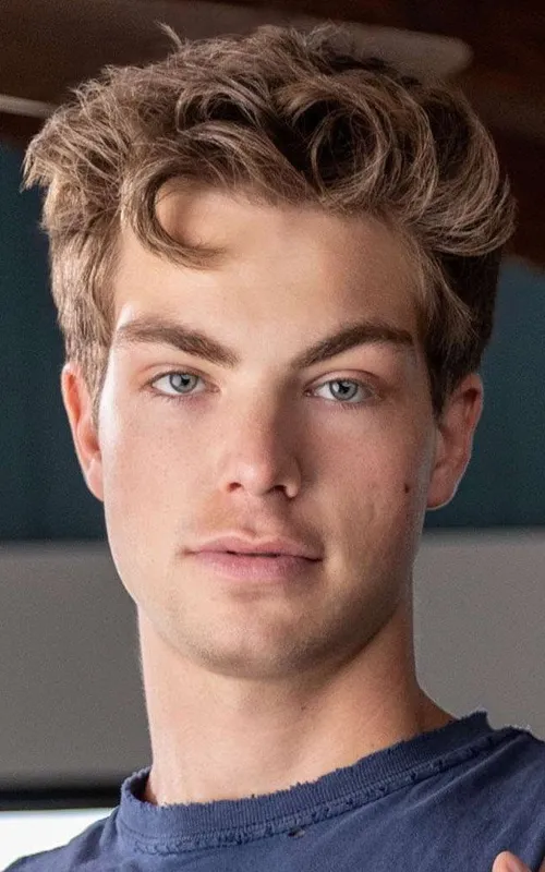 Oliver Carter