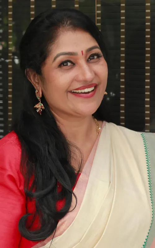 Thezni Khan