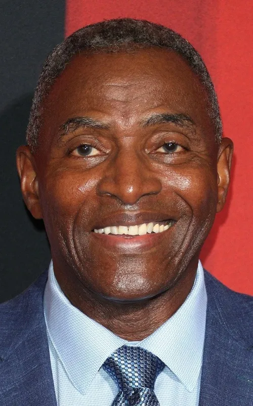 Carl Lumbly