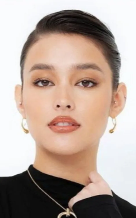 Liza Soberano