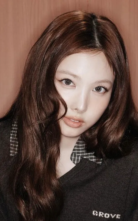NAYEON