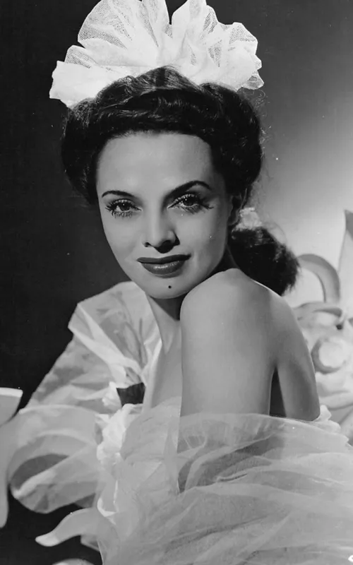 Dora Luz