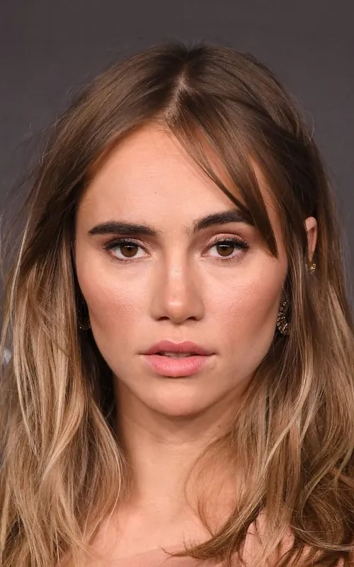 Suki Waterhouse