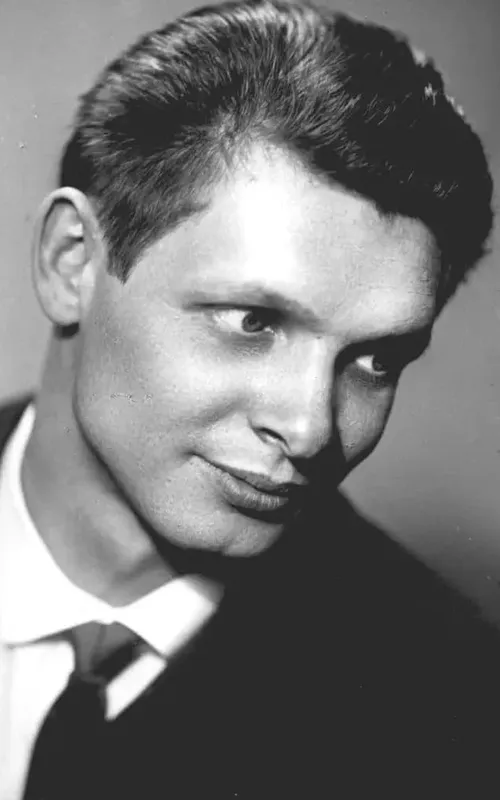 Eduard Khil