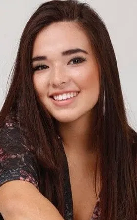 Giulia Ayumi