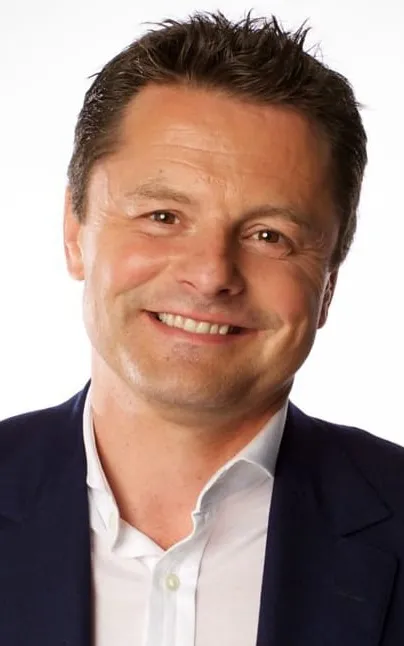 Chris Hollins