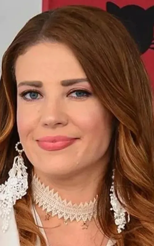 Esra Sönmezer