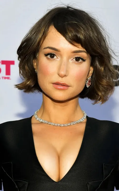 Milana Vayntrub