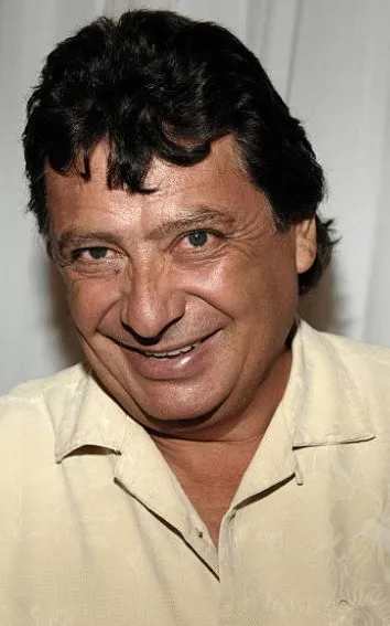 Carlos Yustis