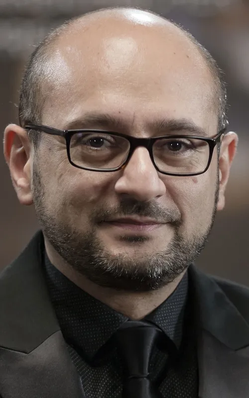 Arash T. Riahi