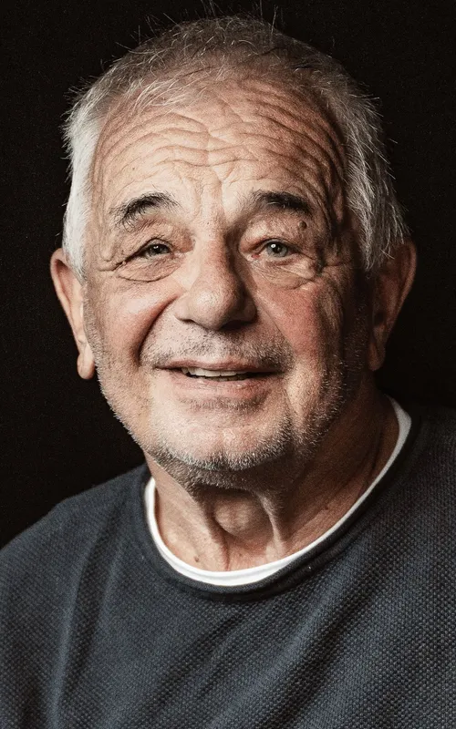 Micha R. Scholze