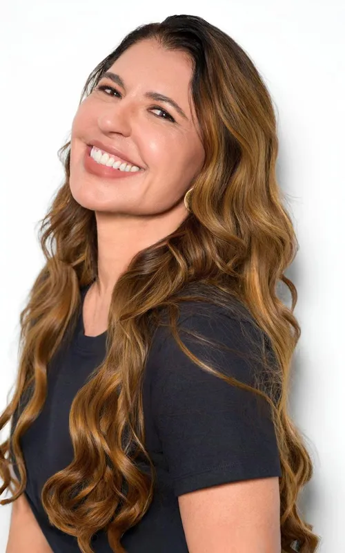 Alba Regina Tavares