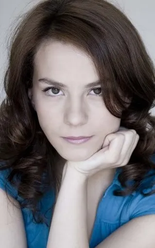 Leonor Cabral