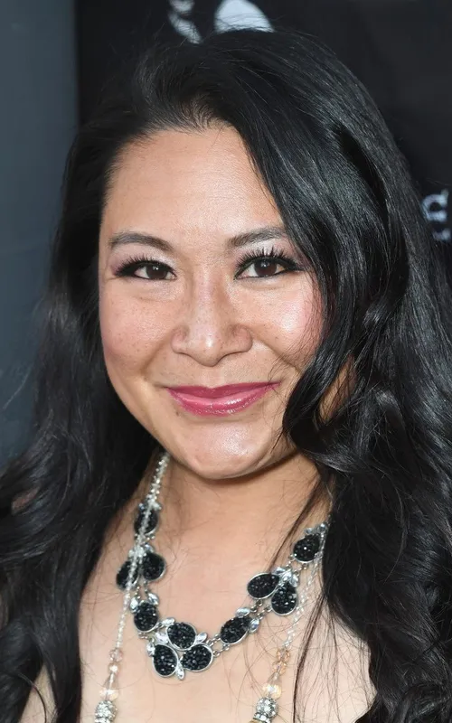 Christine W Chen