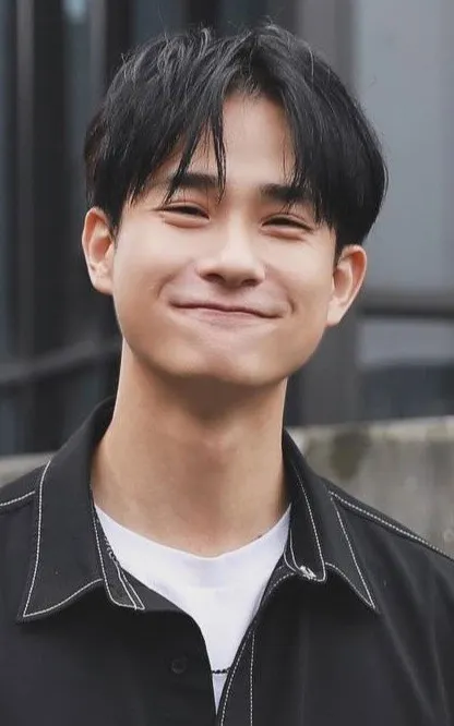 Yan-Ze Lu