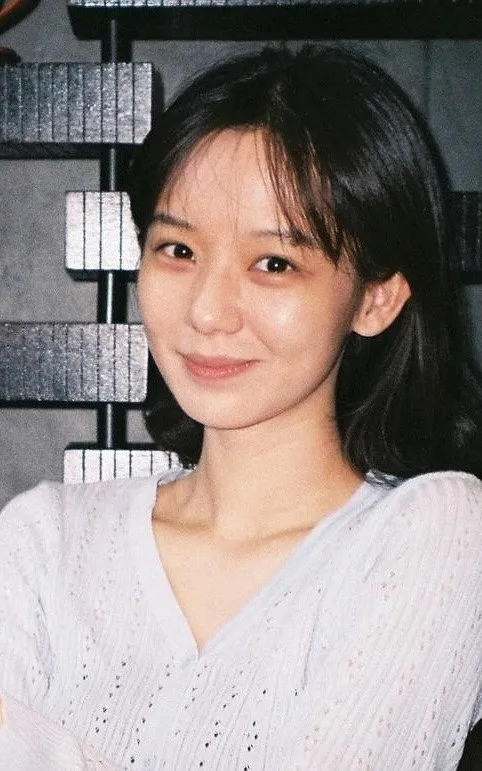 Jingyi Huang