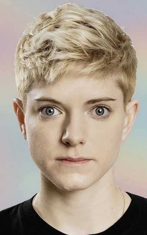 Mae Martin