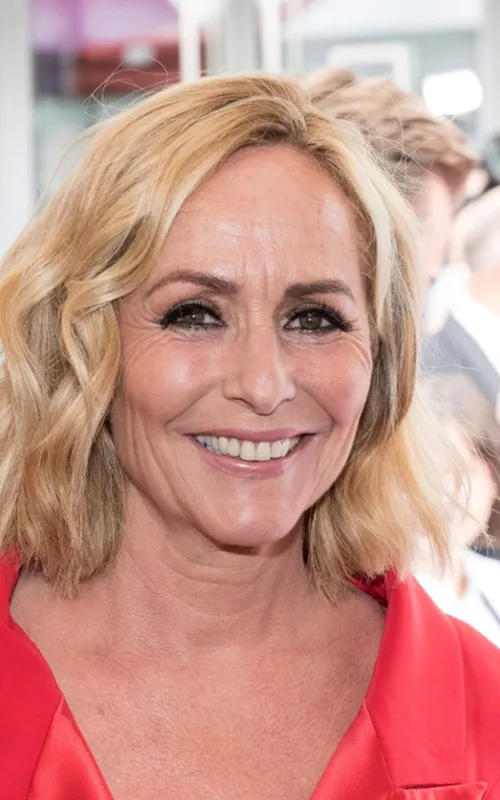 Angela Groothuizen