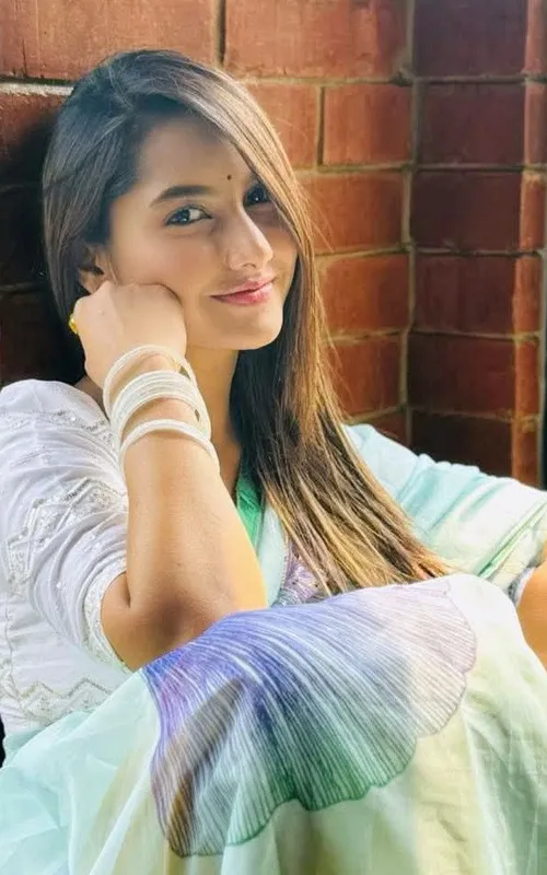 Farin Khan