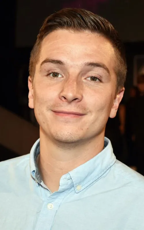 Aaron Troschke