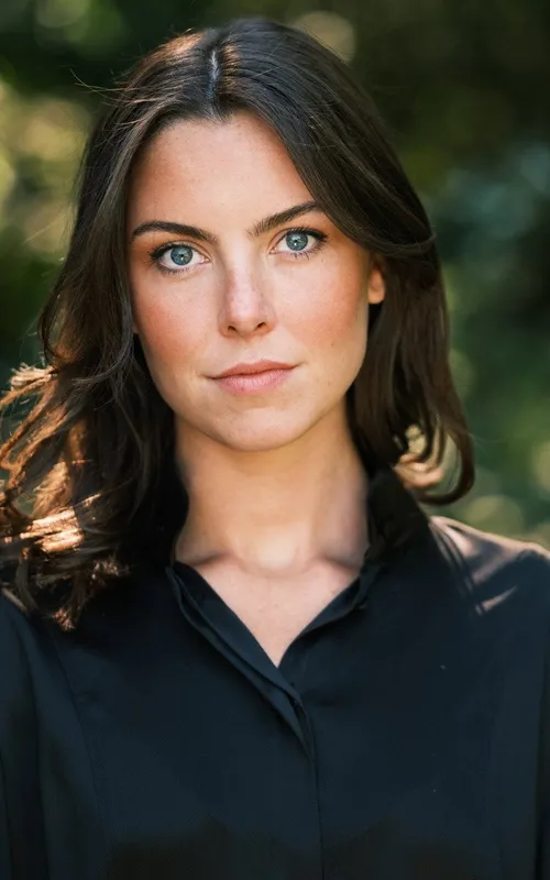 MacKenzie  Lee