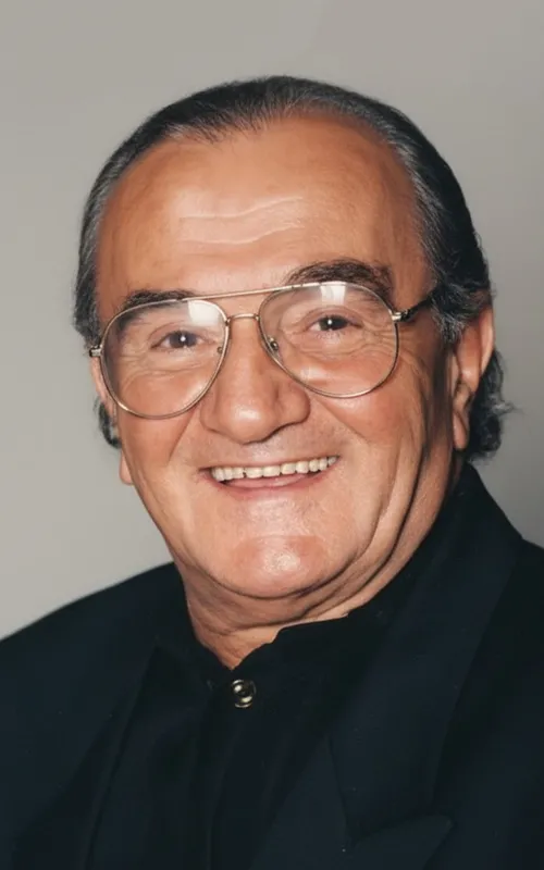 İsmet Ay