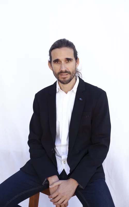 Gustavo León