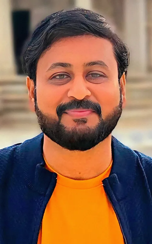 V Dinesh