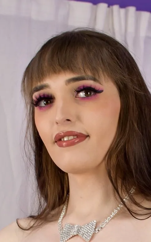 Bella Bates