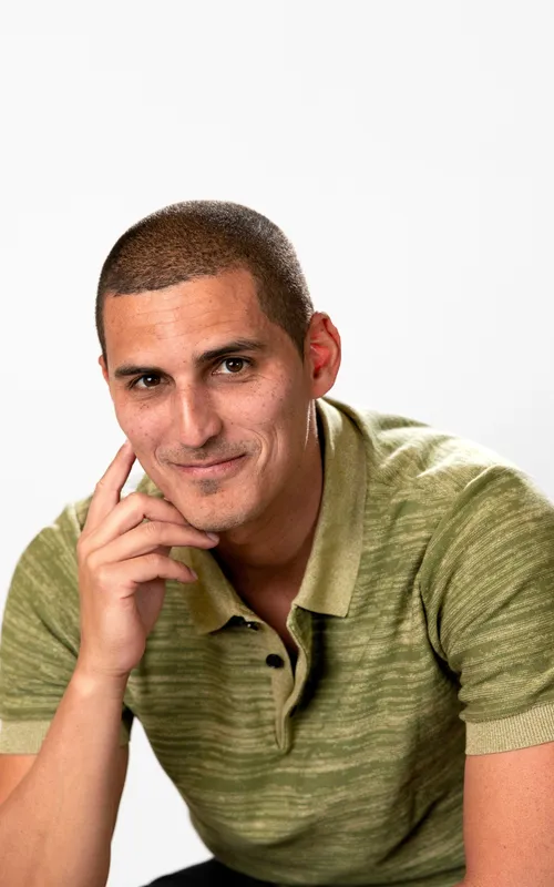Erik R Suarez