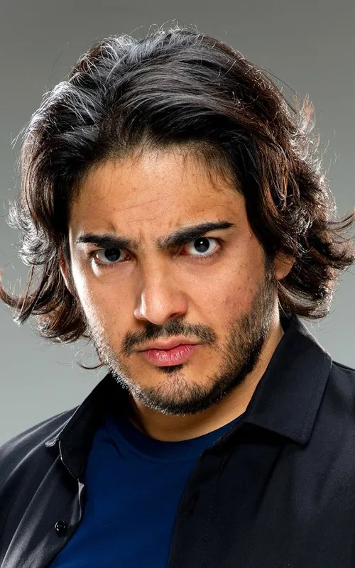 Max Angioni