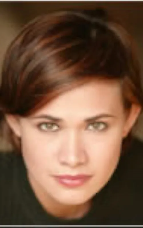 Lara Fabregas
