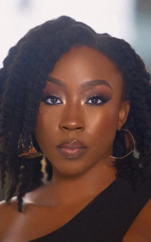 Beverly Naya