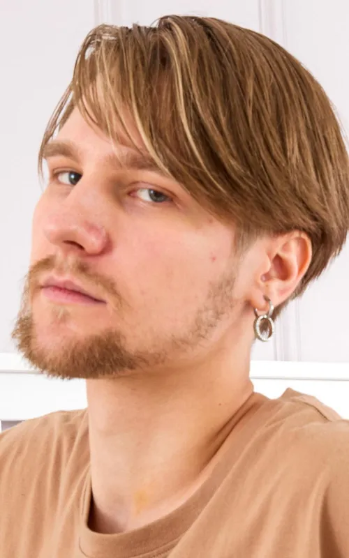 Avi Jones