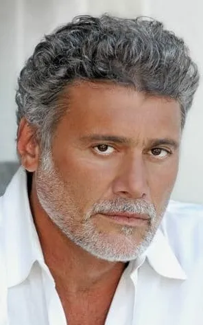 Steven Bauer