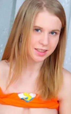 Corinne B