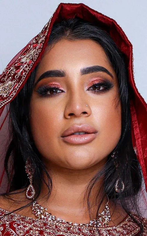 Yasmina Khan