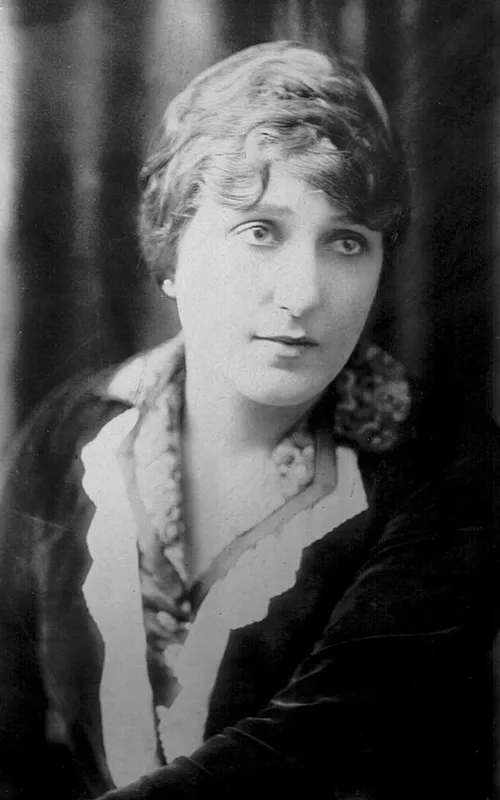 Léontine Massart