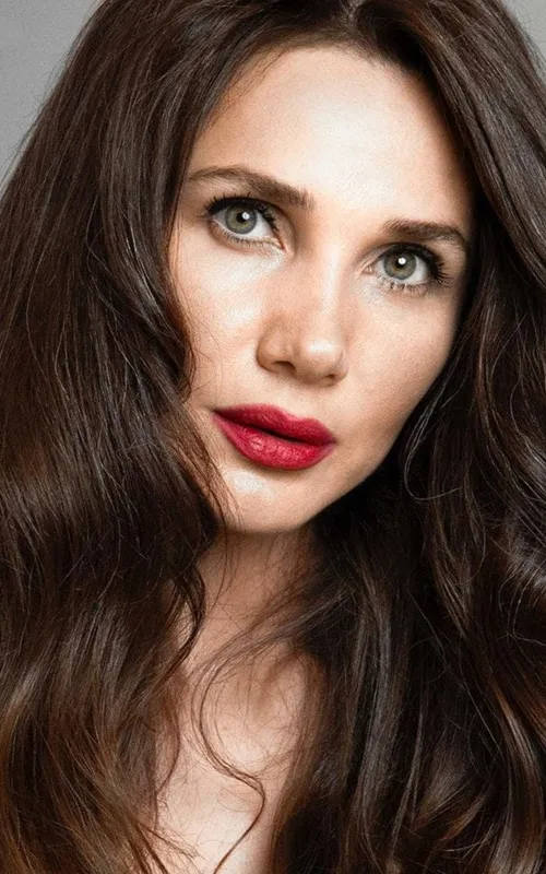 Yasemin Hadivent