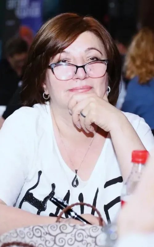 Lola Axmedova