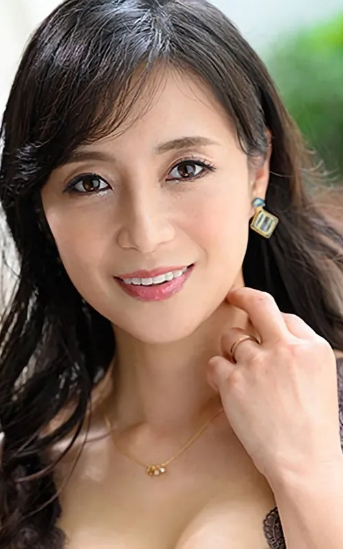 平岡里枝子