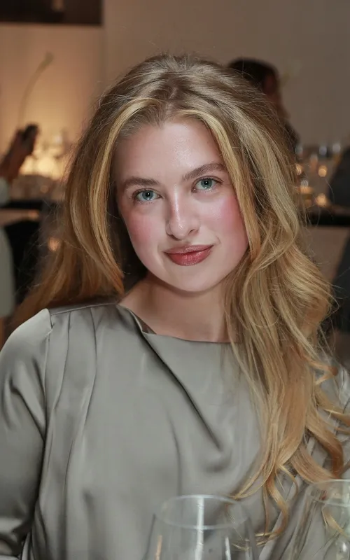 Anaïs Gallagher