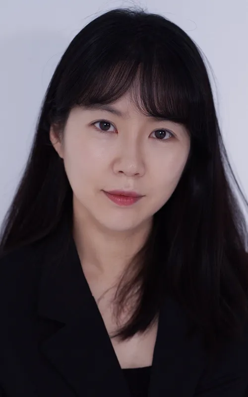 Lee Si-young