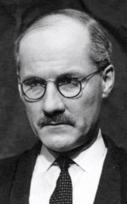 Angus MacKay