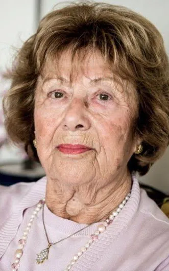 Elisabeth Masur