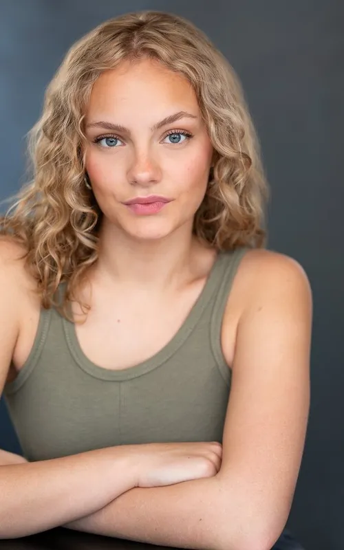 Lauren Viau