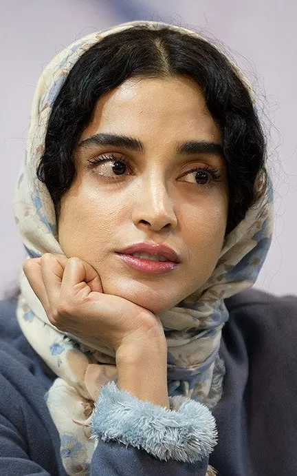 Elahe Hesari