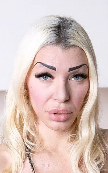 Jennyfer Stone