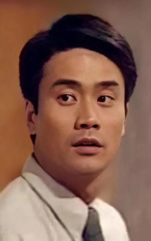 Raymond Lee