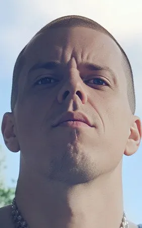 Niels Asstrong